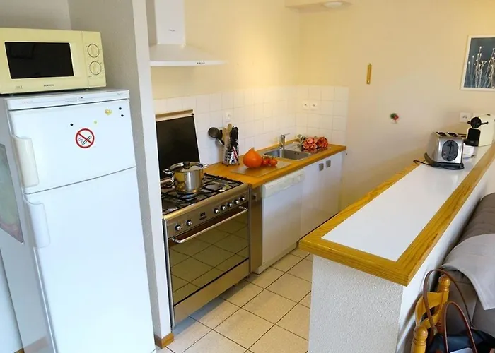 Maison Calme A Avec Jardin, Terrasse, Parking, Et Wifi - Fr-1-313-157 *